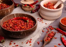 wellhealthorganic.com: red-chilli-you-should-know-about-red-chilli-uses-benefits-side-effects